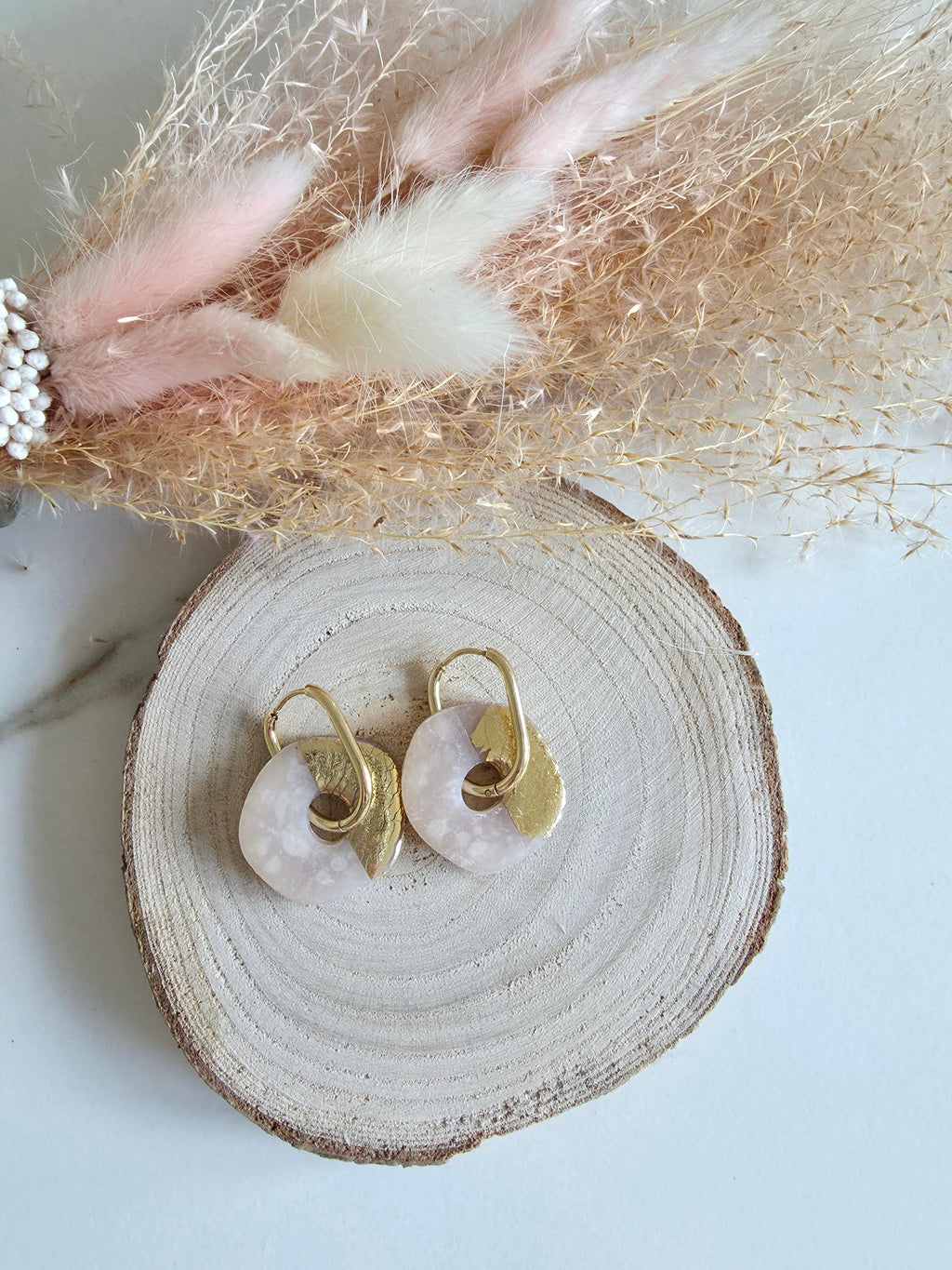 Boucles d'oreilles donuts en argile polymère – 2 en 1 (translucide doré & bronze paillettes)