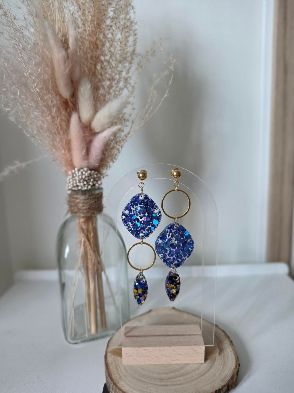 Boucles d'oreilles pendantes résine époxy – Bleu Galaxie Holographique