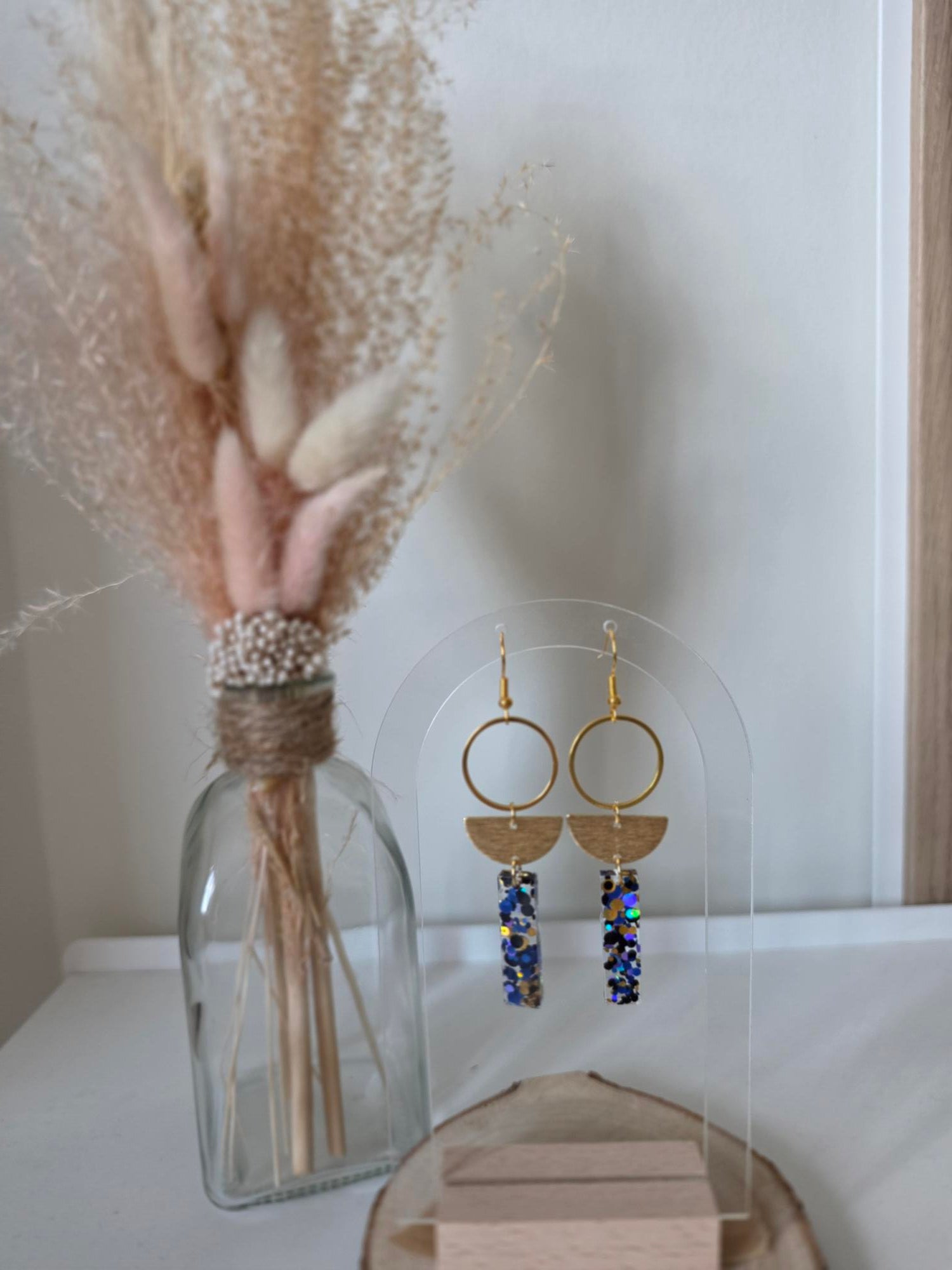 Boucles d'oreilles résine époxy – Anneau Doré Bleu Galaxie