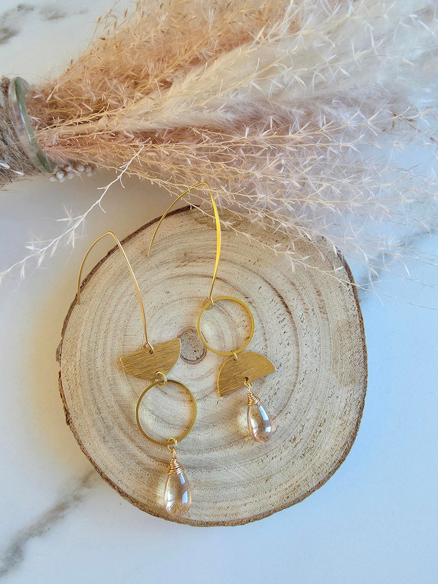 Boucles d'oreilles dorées – Géométrique & Goutte de Cristal Irisé