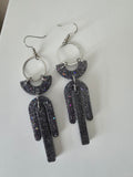 Boucles d'oreilles pendantes argentées – Demi-Lune & Arche Résine Noir Nuit Holographique