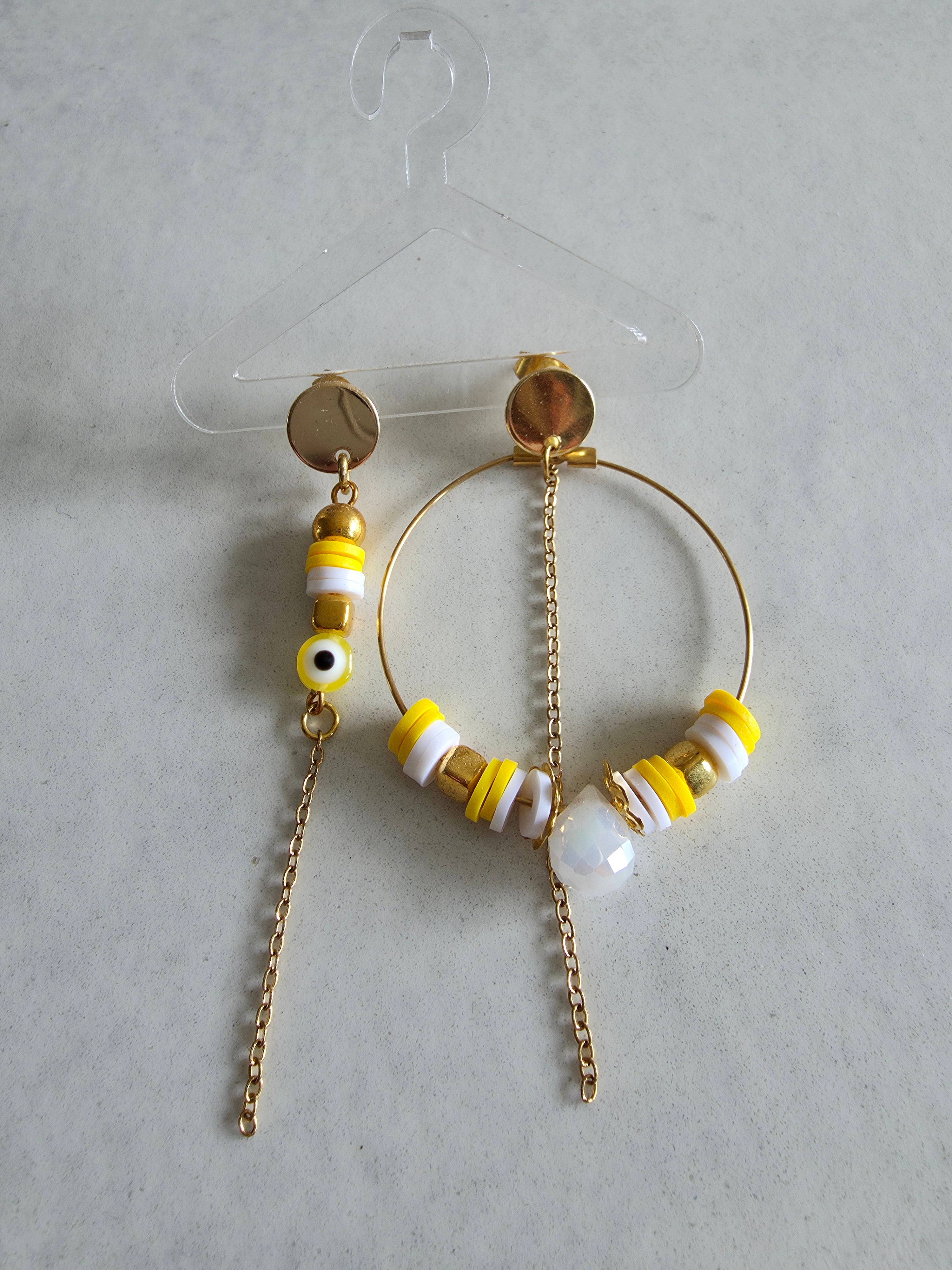 Boucles d'oreilles asymétriques – Heishi & Créole dorée Soleil