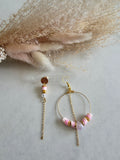 Boucles d'oreilles asymétriques – Heishi & Créole dorée Rose Poudré