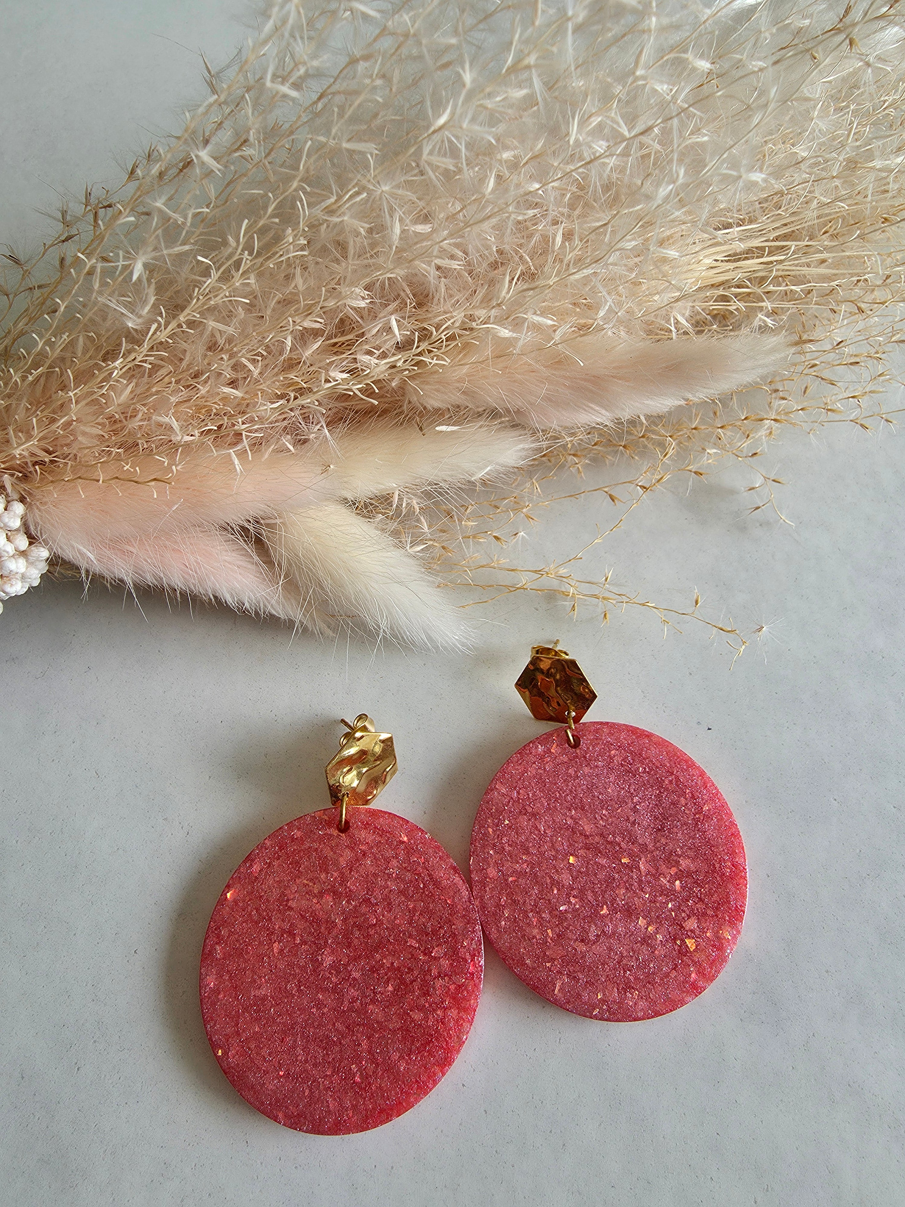 Boucles d'oreilles pendantes – Disque Framboise & Puce dorée
