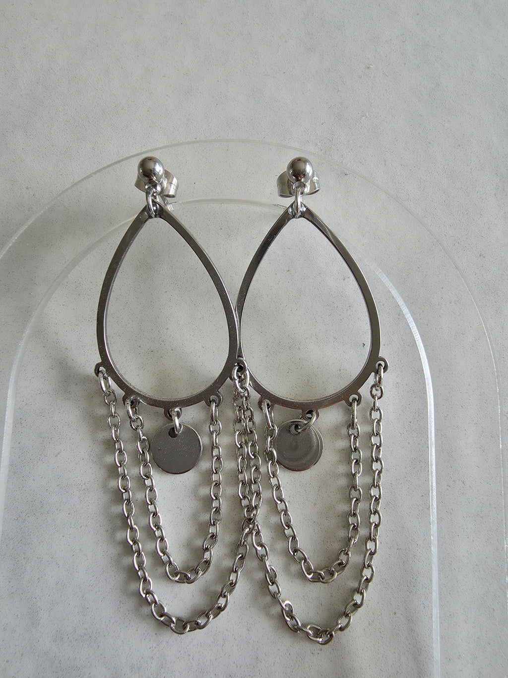 Boucles d'oreilles chandelier – Goutte argentée & Chaînes cascades