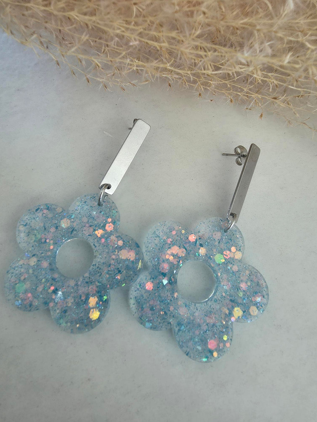 Boucles d'oreilles fleurs pailletées – Résine & Acier inoxydable