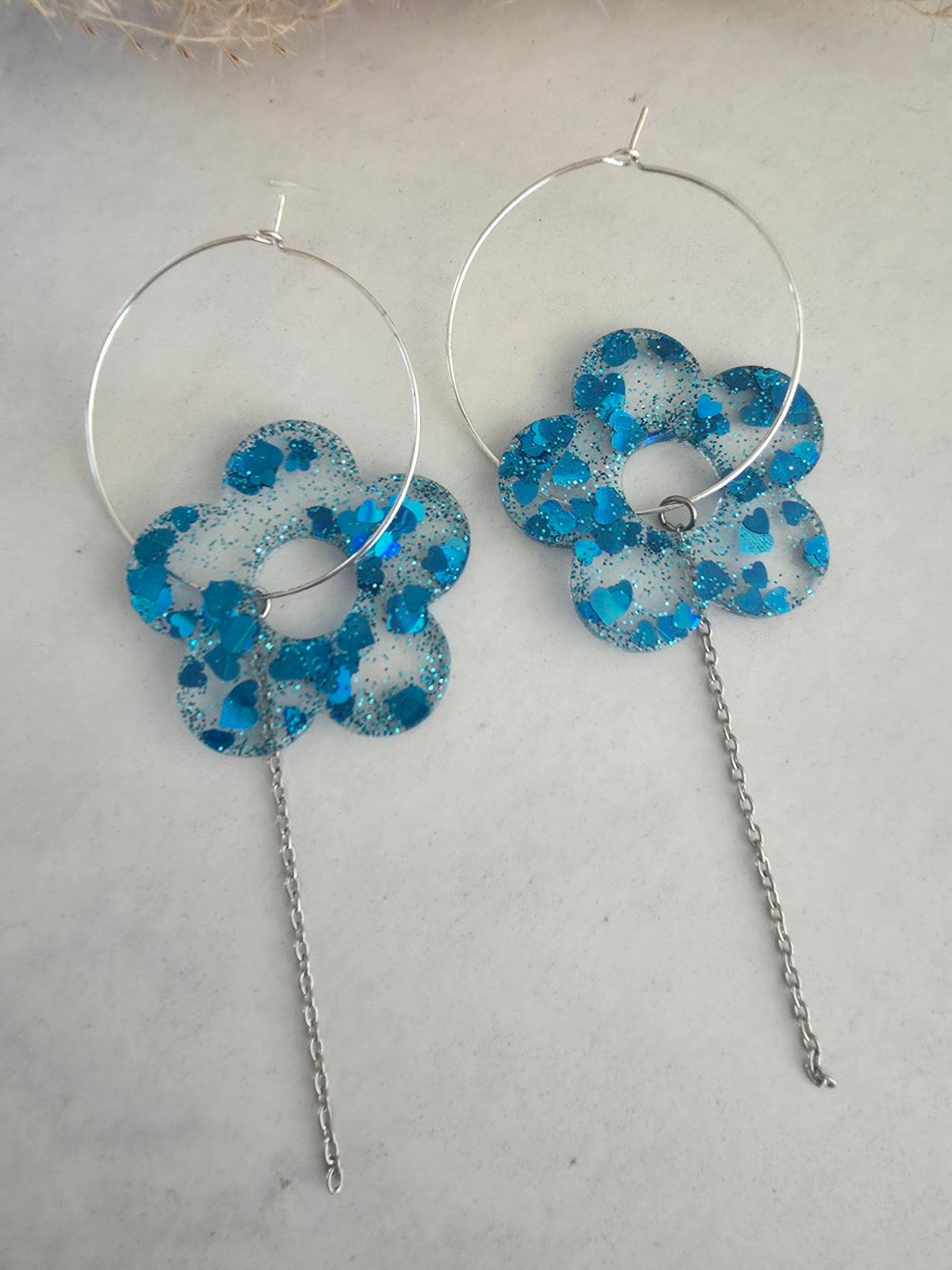 Boucles d'oreilles fleurs créoles & chaîne – Résine & Acier inoxydable