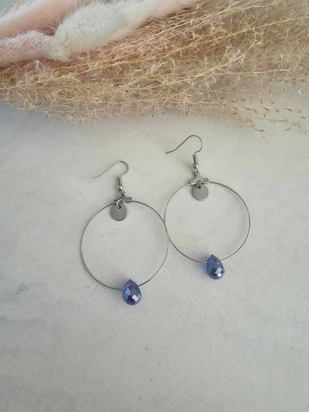 Boucles d'oreilles grandes créoles & cristal bleu – Acier inoxydable argenté