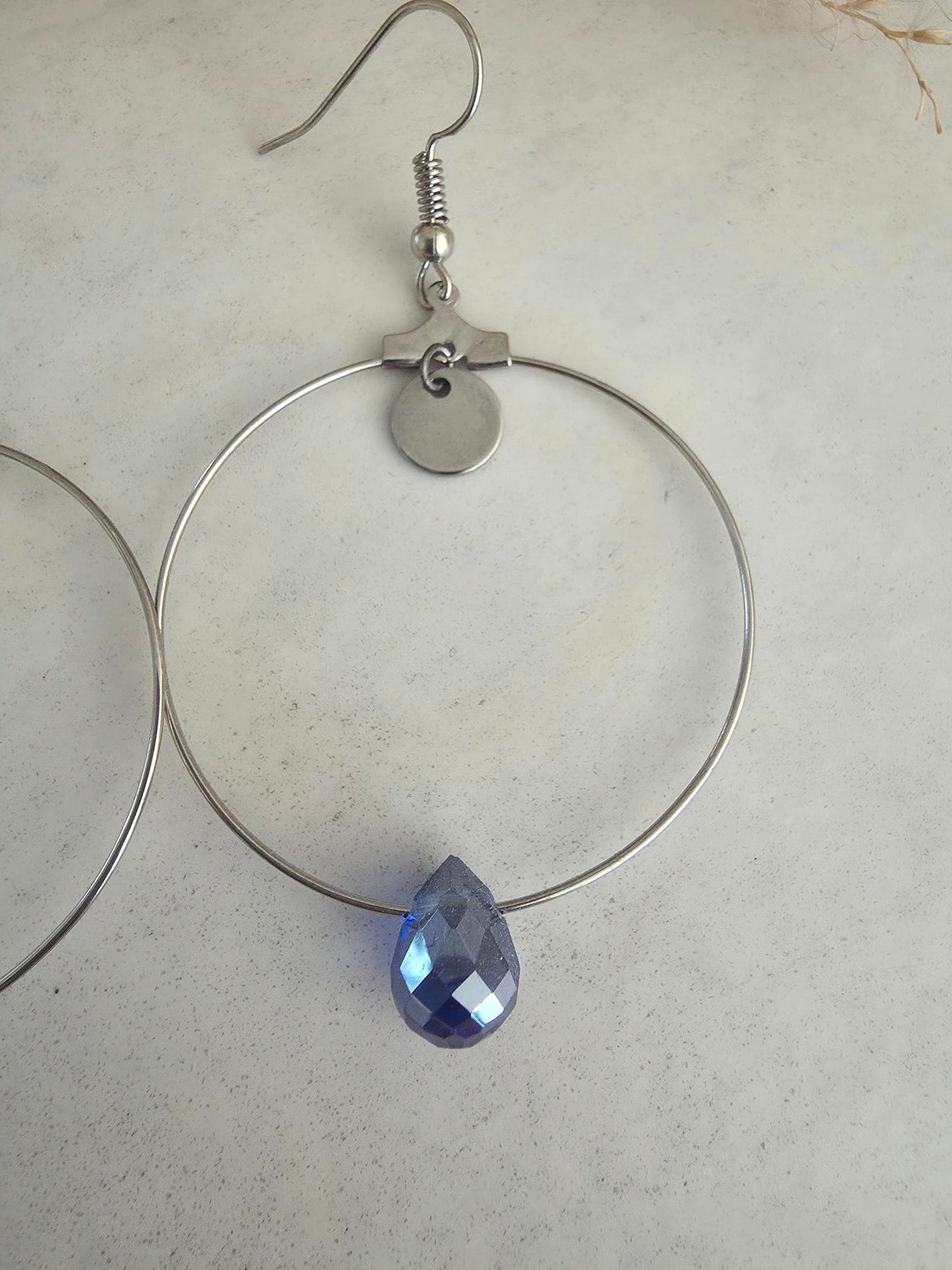Boucles d'oreilles grandes créoles & cristal bleu – Acier inoxydable argenté