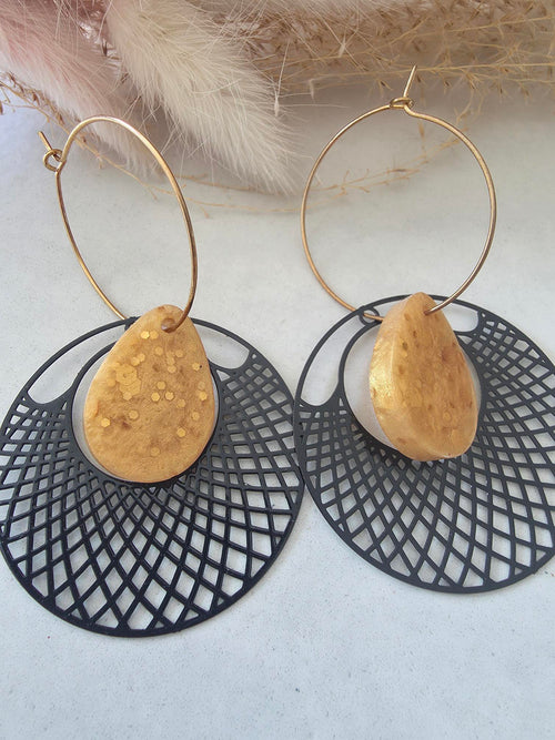 Boucles d'oreilles créoles disque ajouré noir & goutte moutarde dorée