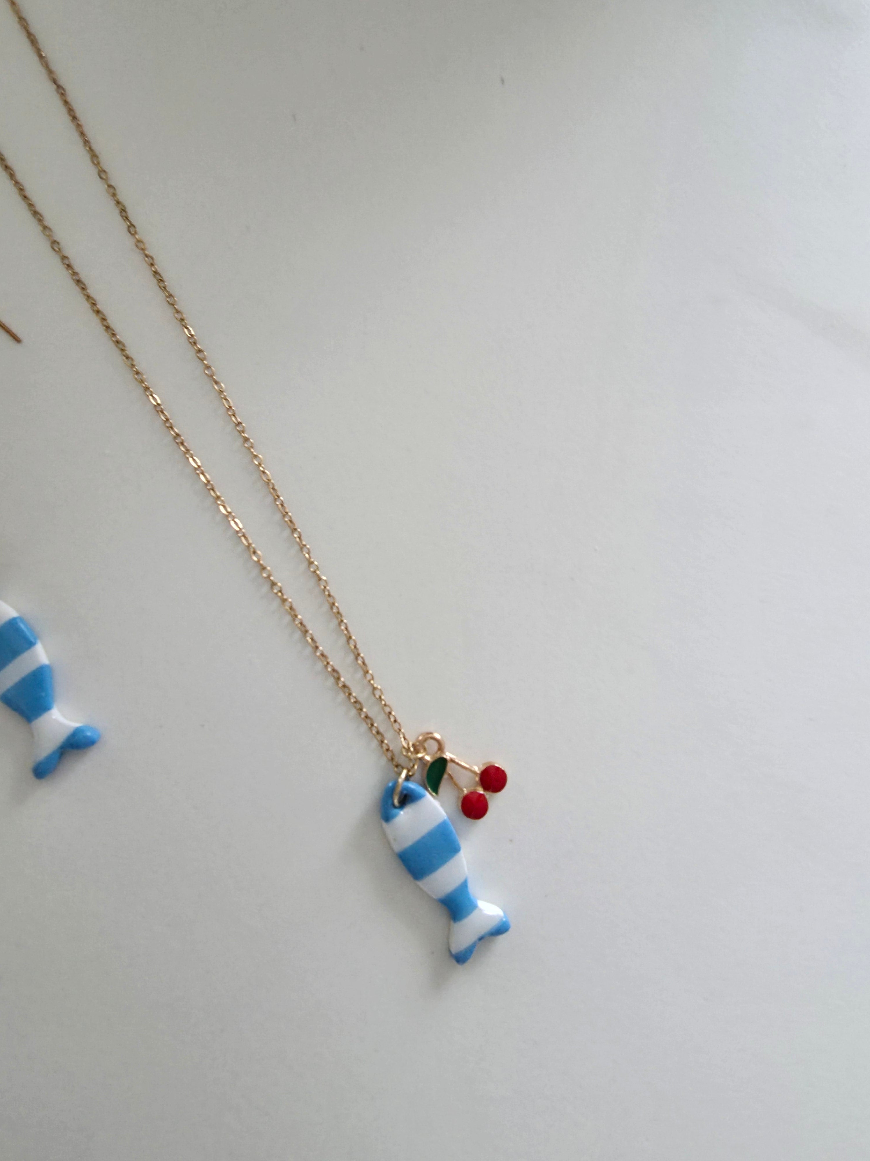 Ensemble Bijoux Poisson Rayé – Boucles d'oreilles & Collier Argile Polymère