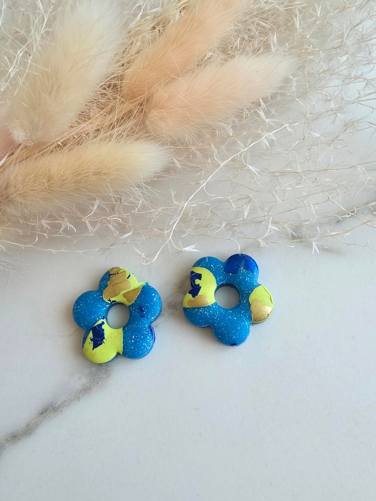 pampille fleur bleu et jaune