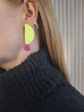 Boucles d'oreilles en pâte polymère – Demi-Lunes Vert Anis & Fuchsia Texturées