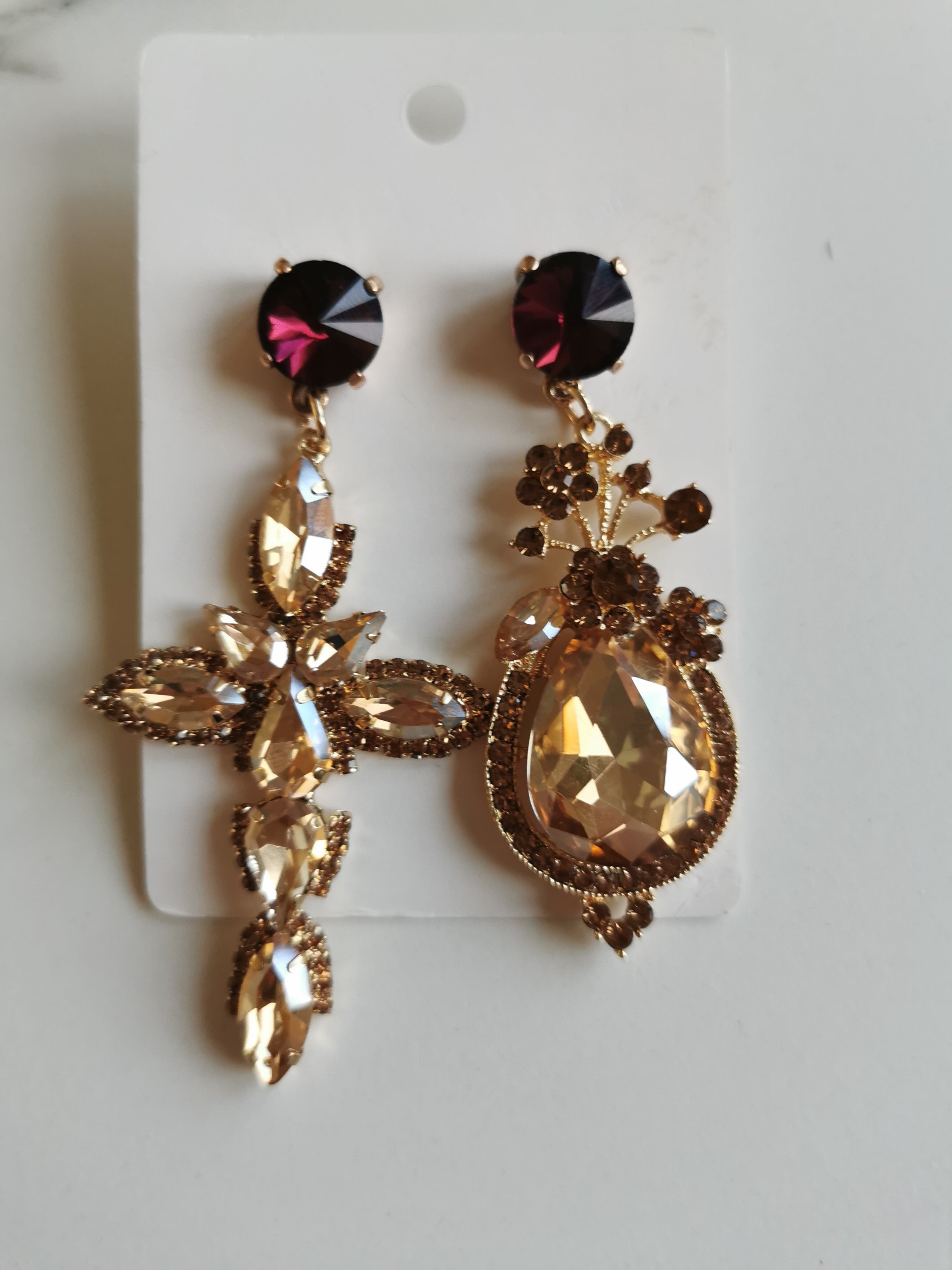 Boucles d'oreilles de soirée – Cristaux Améthyste & Champagne Asymétriques