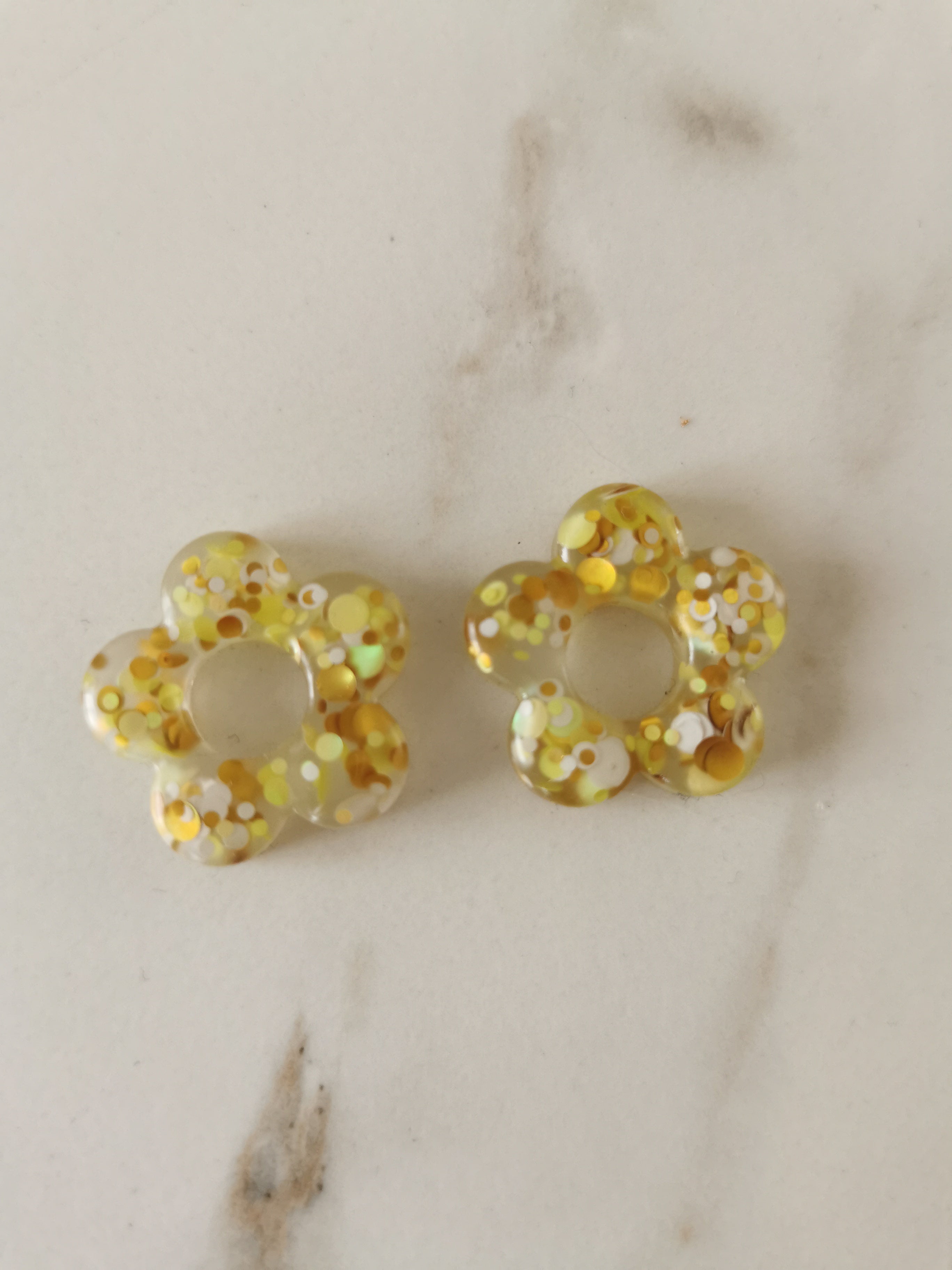 Résine époxy - fleur jaune - flocons