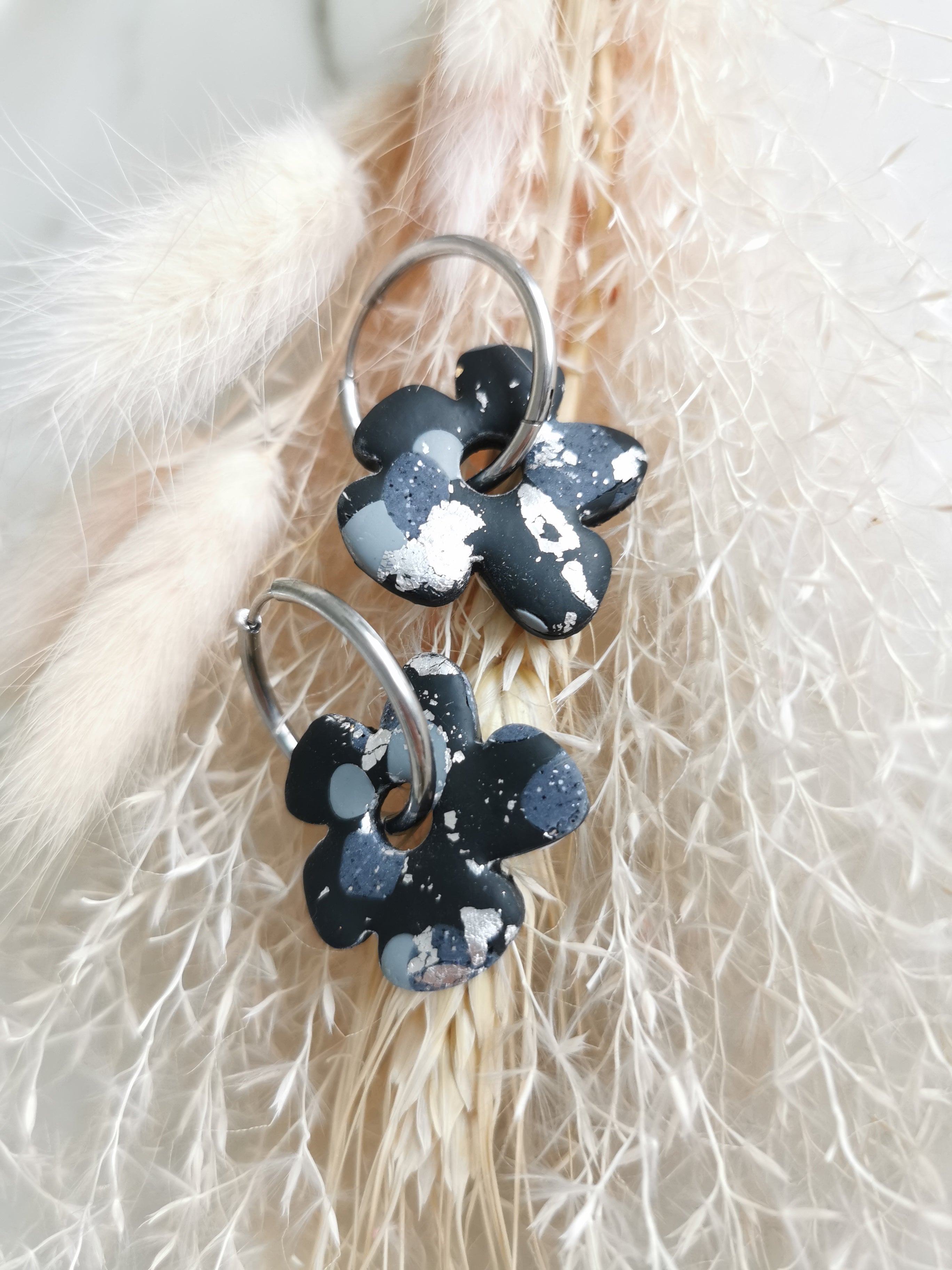 Pampille - noir/gris /argent - fleur