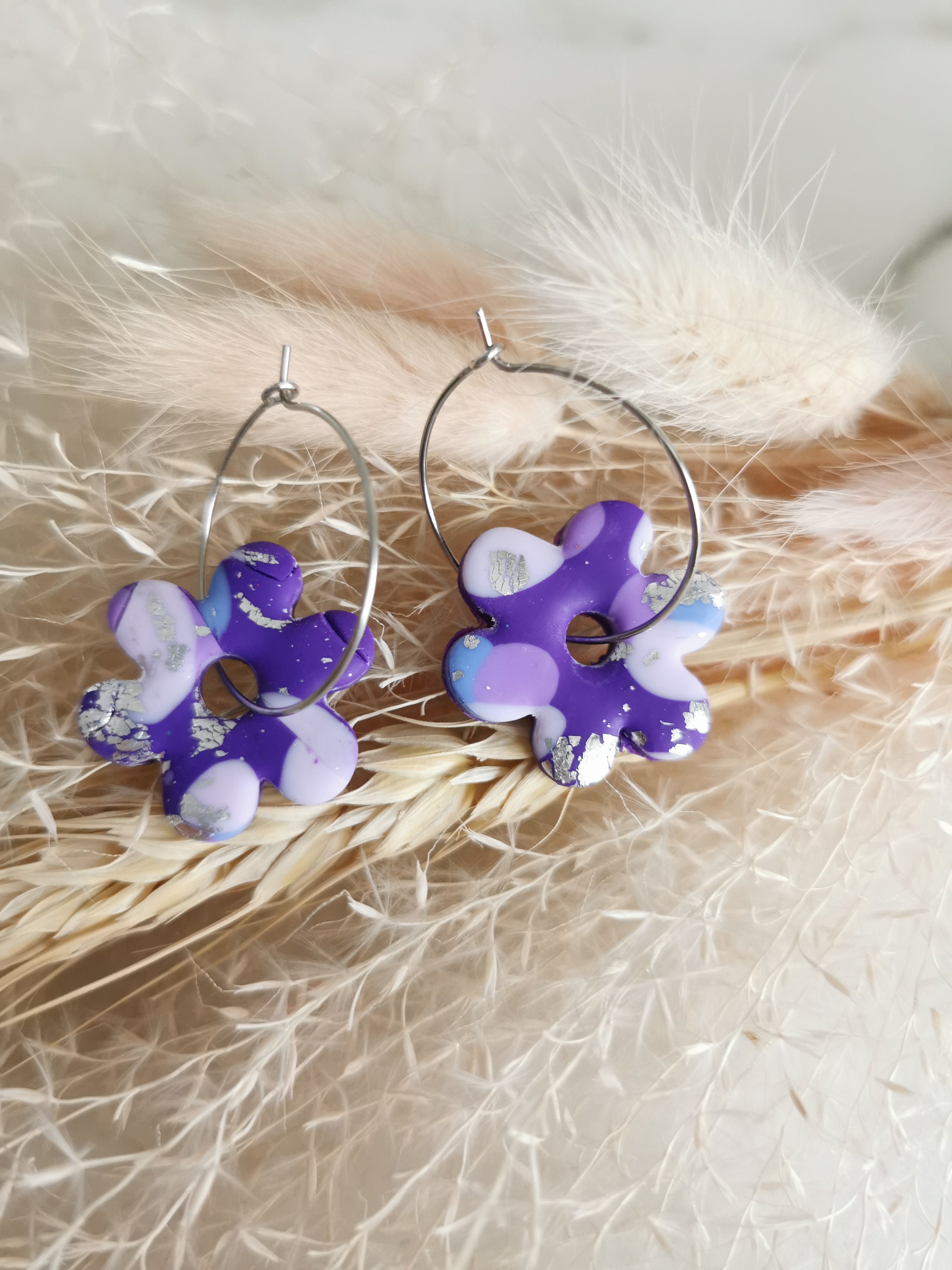 Pampille - mauve/violet/argent- fleur ronde -6 pétales